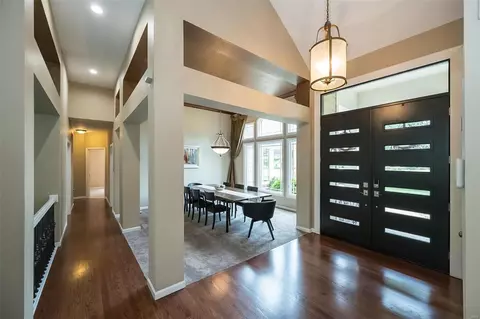 Entry Way - 16014 Pierside Ln, Ellisville, MO 63021 photo 2 of 7
