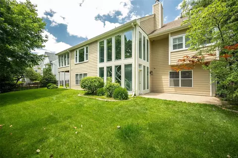 Exterior - 16014 Pierside Ln, Ellisville, MO 63021 photo 3 of 10