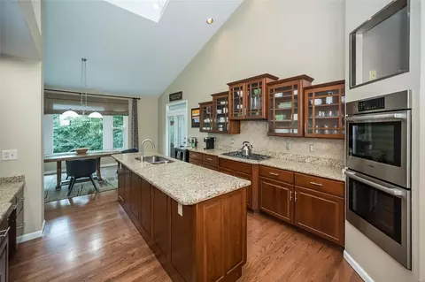 Kitchen - 16014 Pierside Ln, Ellisville, MO 63021 photo 5 of 6