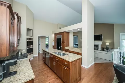 Kitchen - 16014 Pierside Ln, Ellisville, MO 63021 photo 3 of 6