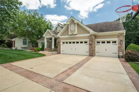 Exterior - 16014 Pierside Ln, Ellisville, MO 63021 photo 2 of 10