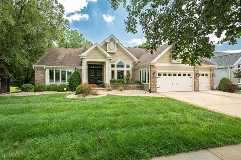 16014 Pierside Ln, Ellisville, MO 63021