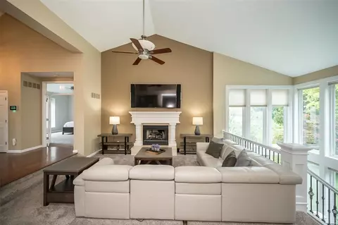 Living - 16014 Pierside Ln, Ellisville, MO 63021 photo 2 of 4