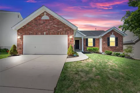374 Lauren Lndg, Ballwin, MO 63021