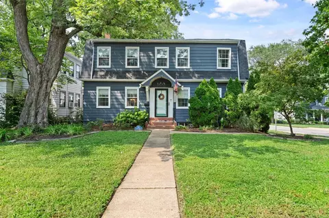 243 Kerruish Pl, Webster Groves, MO 63119