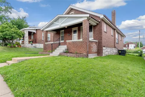 3820 Bingham Ave, Saint Louis, MO 63116