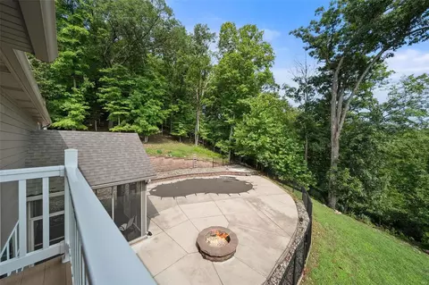 Exterior - 601 Forest Circle Trail Rd, Ballwin, MO 63021 photo 5 of 8
