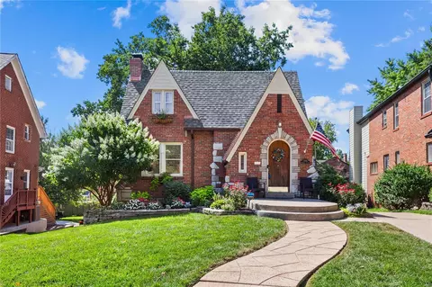 7440 Stanford Ave, Saint Louis, MO 63130