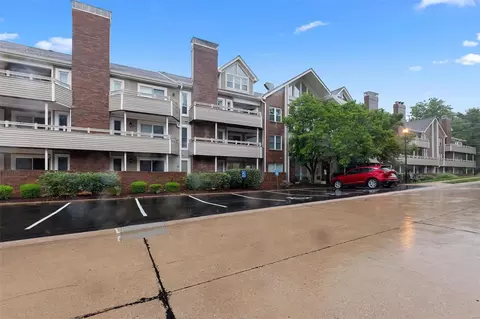 1033 Wilton Royal Dr #205, Saint Louis, MO 63146