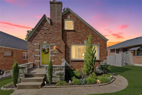 5667 Potomac St, Saint Louis, MO 63139