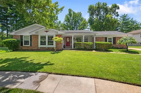 1270 Jade Wind Cir, Ballwin, MO 63011