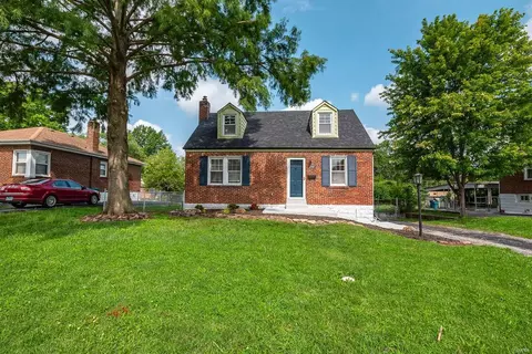 2741 Granda Dr, Saint Louis, MO 63125