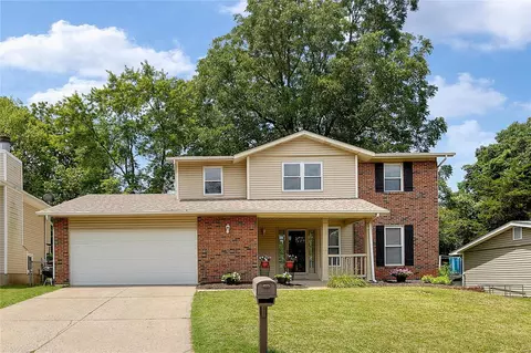 20 Country Creek Dr, Saint Peters, MO 63376