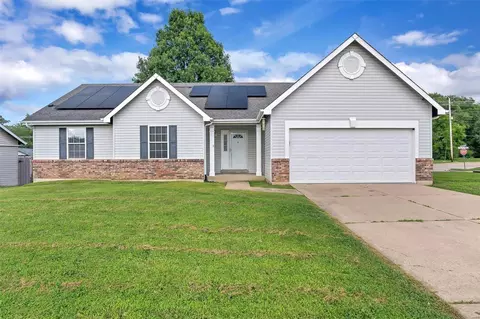 1301 Snowbird Ln, O'fallon, MO 63366