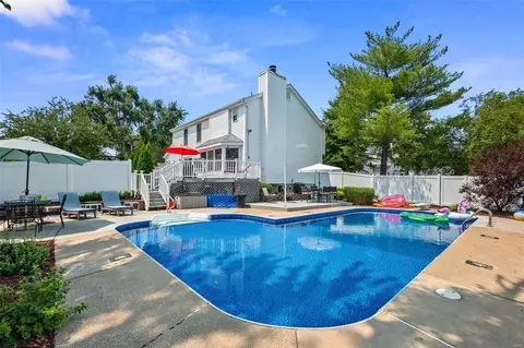 2027 Autumn Wood Dr, Saint Charles, MO 63303