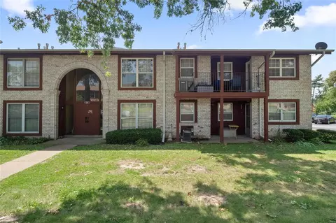 8744 Santa Bella Dr #C, Hazelwood, MO 63042