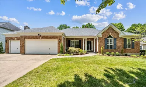 1247 Somerset Field Dr, Chesterfield, MO 63005