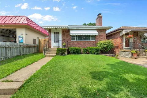 5745 Nottingham Ave, Saint Louis, MO 63109