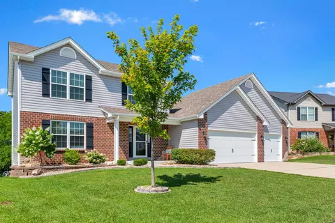 945 Mule Creek Dr, Wentzville, MO 63385