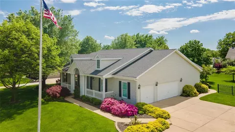 1827 Majestic Oaks Dr, Wentzville, MO 63385