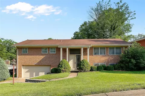 9651 Hartsdale Dr, Saint Louis, MO 63126