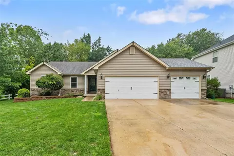 152 Valleybrook Dr, O'fallon, MO 63368