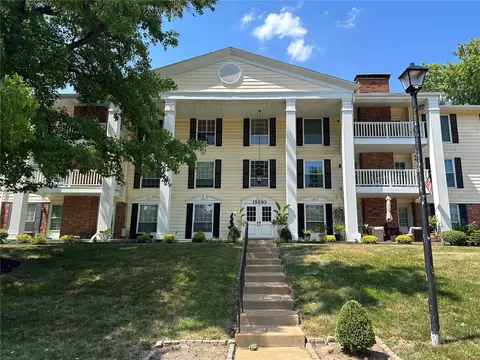 15593 Bedford Forge Dr #7, Chesterfield, MO 63017
