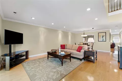 8018 Pershing Ave, Clayton, MO 63105 photo 3