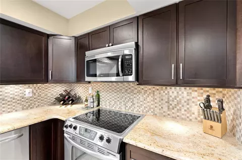 8018 Pershing Ave, Clayton, MO 63105 photo 8
