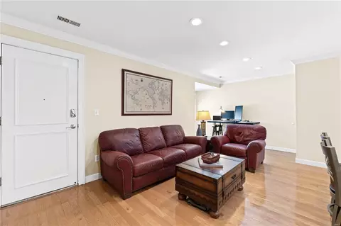 8018 Pershing Ave, Clayton, MO 63105 photo 12