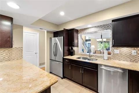 8018 Pershing Ave, Clayton, MO 63105 photo 6
