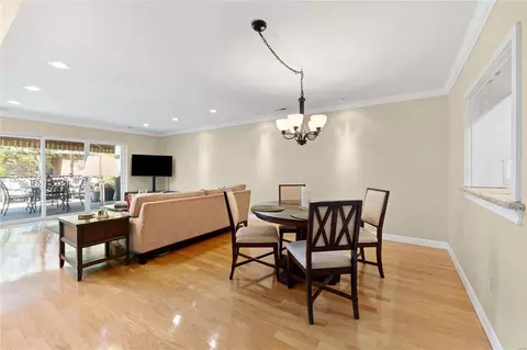 8018 Pershing Ave, Clayton, MO 63105 photo 4