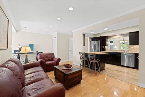 8018 Pershing Ave, Clayton, MO 63105 photo 11