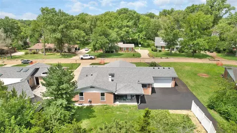 352 Elmcrest Dr, Ballwin, MO 63011 photo 40