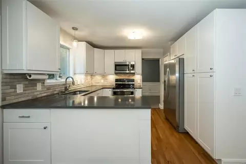 Kitchen - 2 Oakbriar Farm Ct, Ballwin, MO 63021 photo 5 of 5