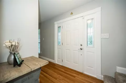 Entry Way - 2 Oakbriar Farm Ct, Ballwin, MO 63021 photo 2 of 8