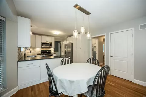 Dining - 2 Oakbriar Farm Ct, Ballwin, MO 63021 photo 2 of 2