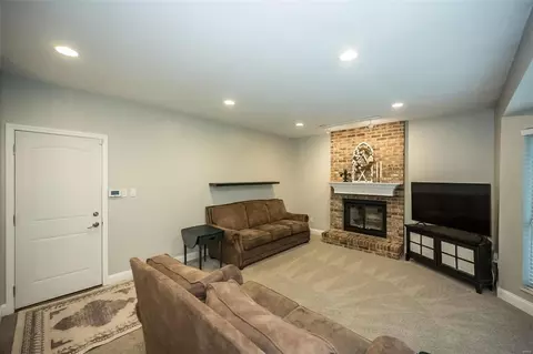 Living - 2 Oakbriar Farm Ct, Ballwin, MO 63021 photo 1 of 4