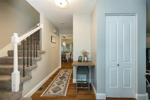 Entry Way - 2 Oakbriar Farm Ct, Ballwin, MO 63021 photo 1 of 8