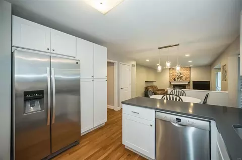 Kitchen - 2 Oakbriar Farm Ct, Ballwin, MO 63021 photo 3 of 5
