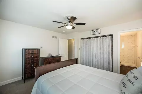 Bedroom - 2 Oakbriar Farm Ct, Ballwin, MO 63021 photo 4 of 6