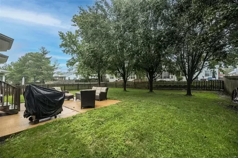 Exterior - 2 Oakbriar Farm Ct, Ballwin, MO 63021 photo 6 of 6