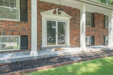 Exterior - 1 Timberleigh Ct, Manchester, MO 63021 photo 4 of 11