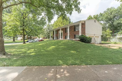 Exterior - 1 Timberleigh Ct, Manchester, MO 63021 photo 3 of 11