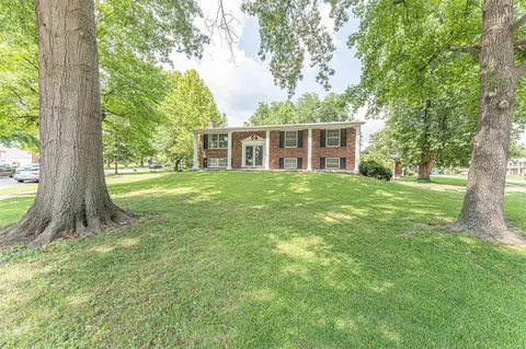 Exterior - 1 Timberleigh Ct, Manchester, MO 63021 photo 2 of 11