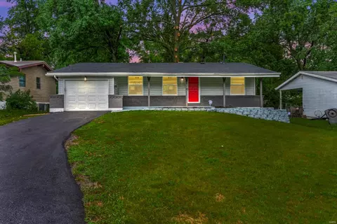 2516 Pershall Rd, Saint Louis, MO 63136