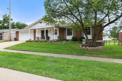 6310 Peachwood Trl, Saint Louis, MO 63129