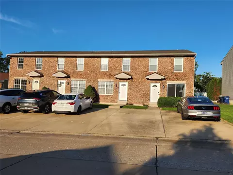 606 Linda Ln #B, Wentzville, MO 63385