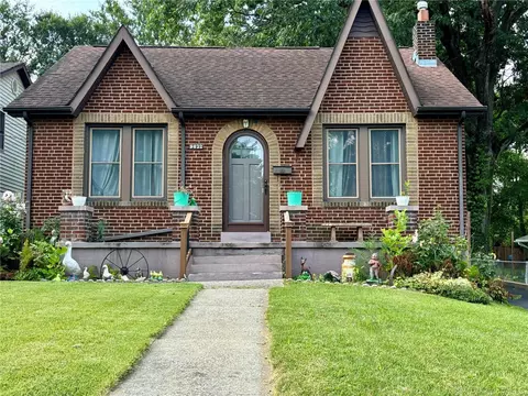 9632 Tennyson Ave, Saint Louis, MO 63114