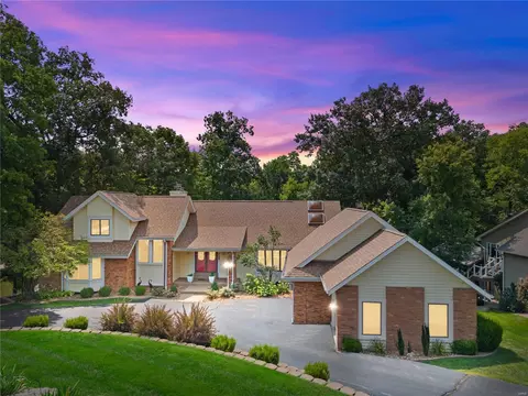 708 High Point Dr, Lake Saint Louis, MO 63367